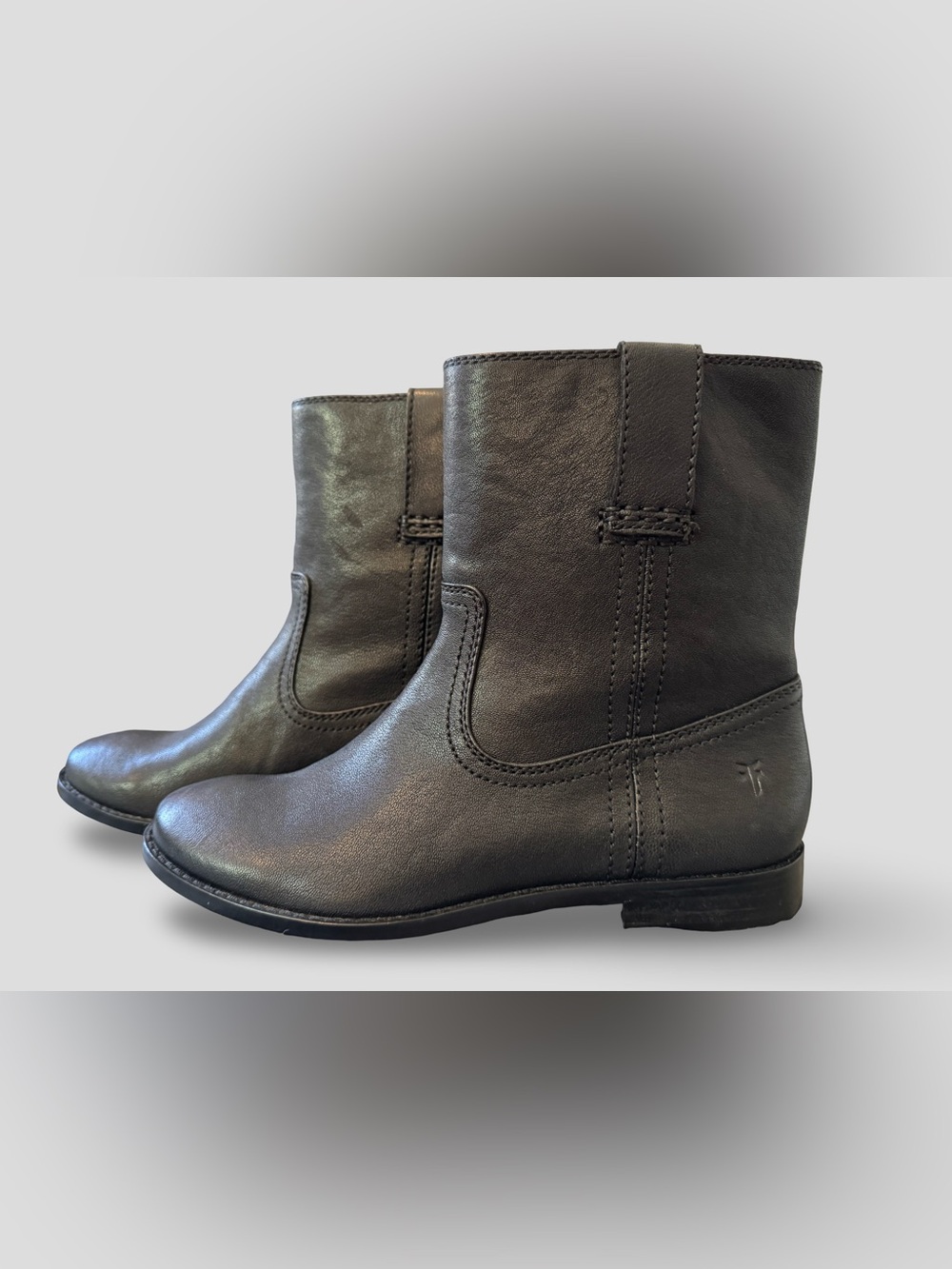 Frye Anna Shortie Black Leather Pull-On Ankle Boots Women’s 5.5